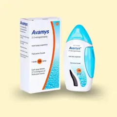 Opakowanie i atomizer leku Avamys na alergię. Pomaga w oddychaniu.