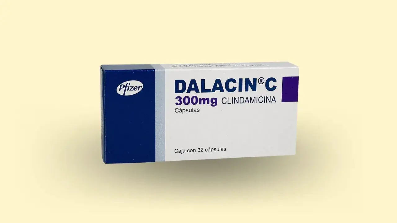 Opakowanie leku Dalacin C 300mg z klindamycyną, stosowanego na infekcje bakteryjne.