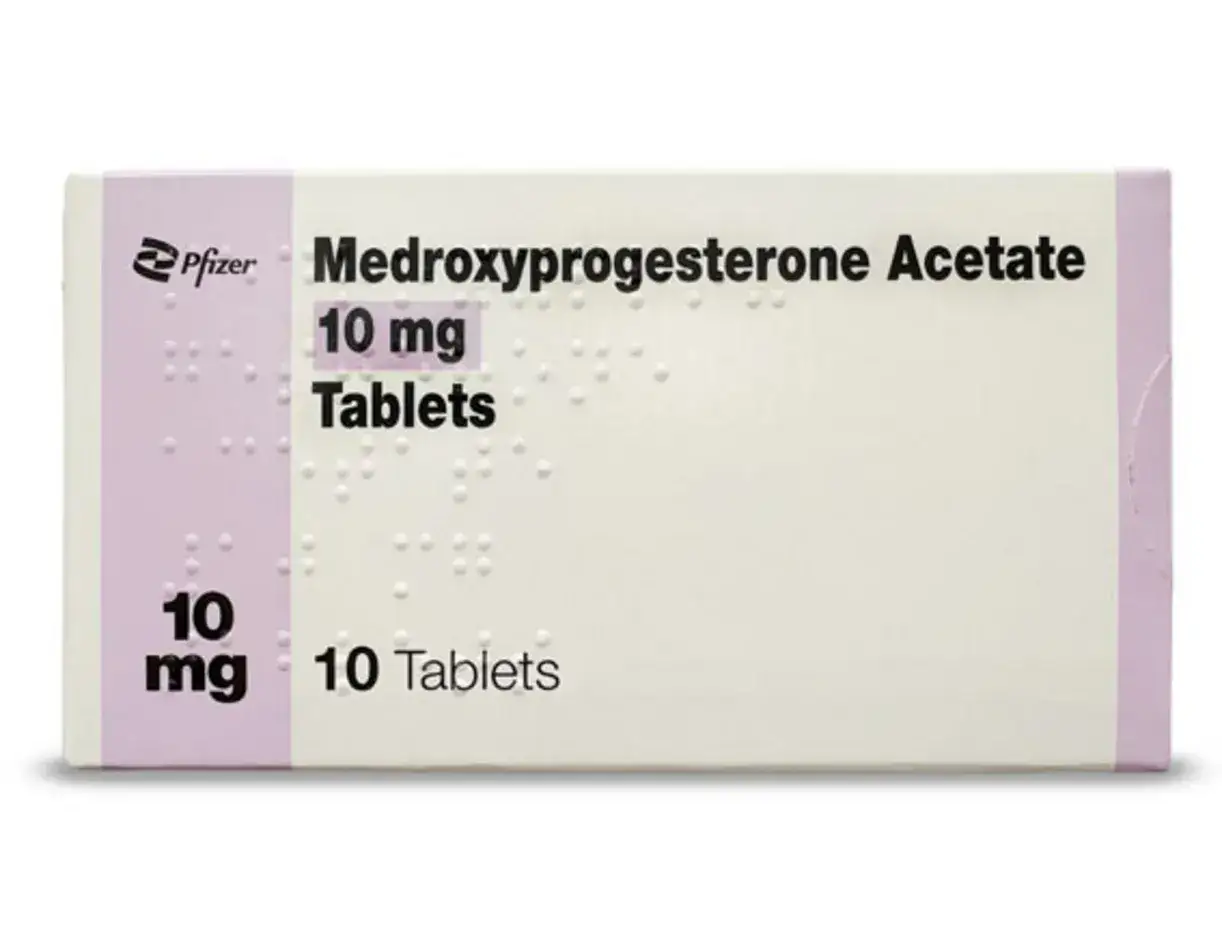 Opakowanie leku Medroxyprogesterone Acetate 10 mg, 10 tabletek. Provera to nazwa handlowa tego leku.